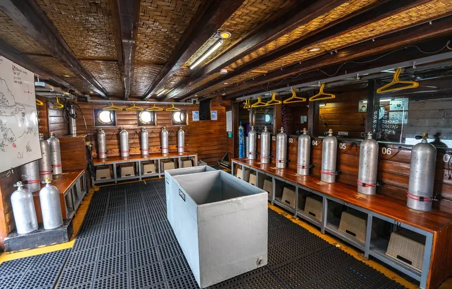 Long vs. Short Banda Sea Liveaboard Trips 2027: Making the Right Choice