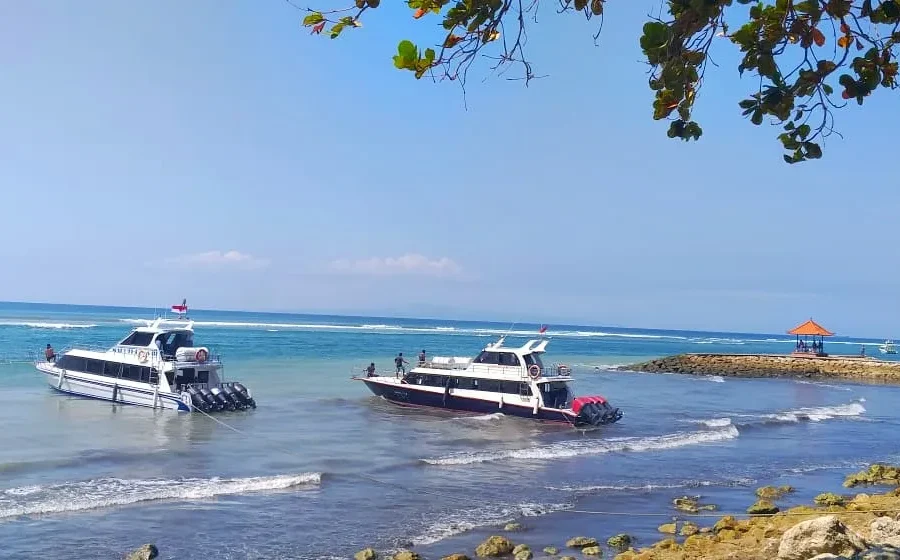 Private Charter vs Public Fast Boat to Nusa Penida: An Honest Comparison