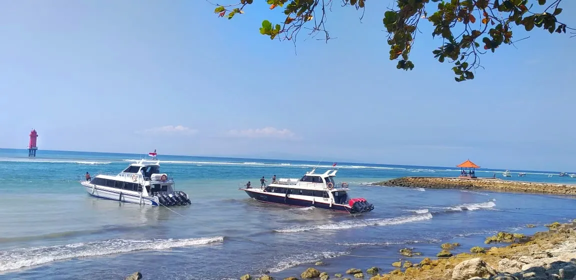 Private Charter vs Public Fast Boat to Nusa Penida: An Honest Comparison