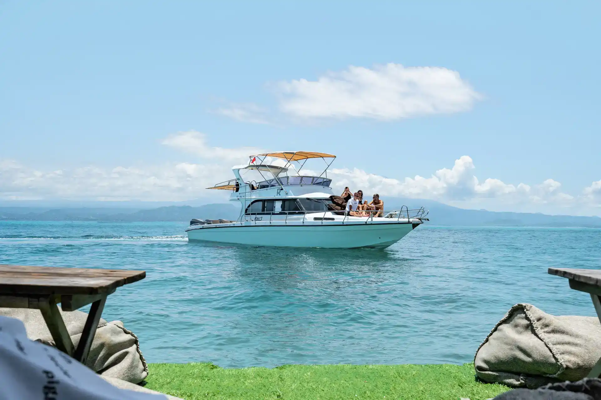 Luxury Day Yacht — Day-use cabins
